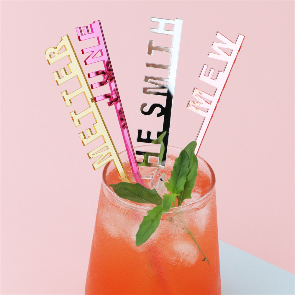 Cocktail Recipe Book - 50Pcs Gepersonaliseerde Naam Roerstokjes Acryl Tafel